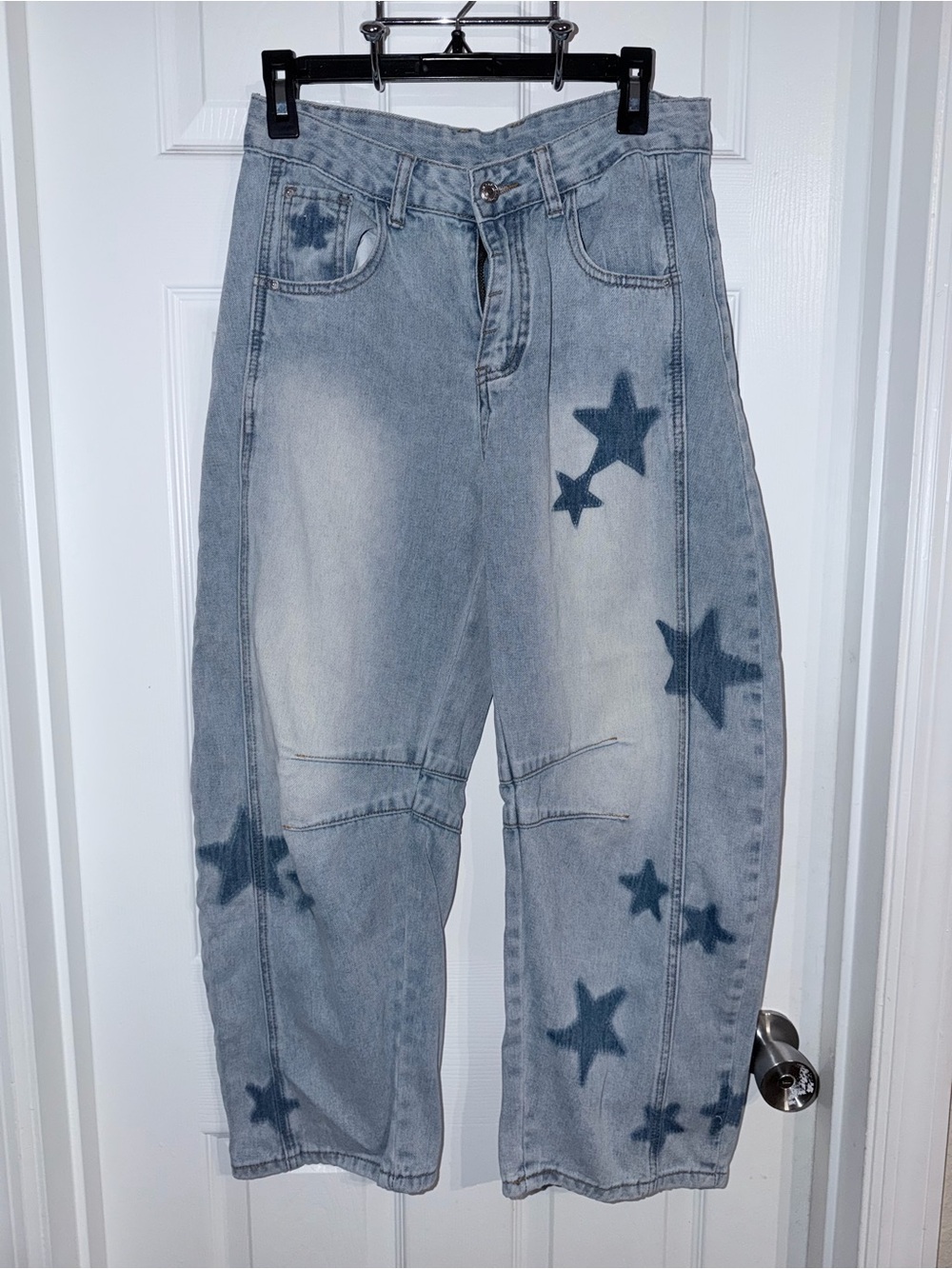 Women’s Light Wash Star Print Barrel Jeans